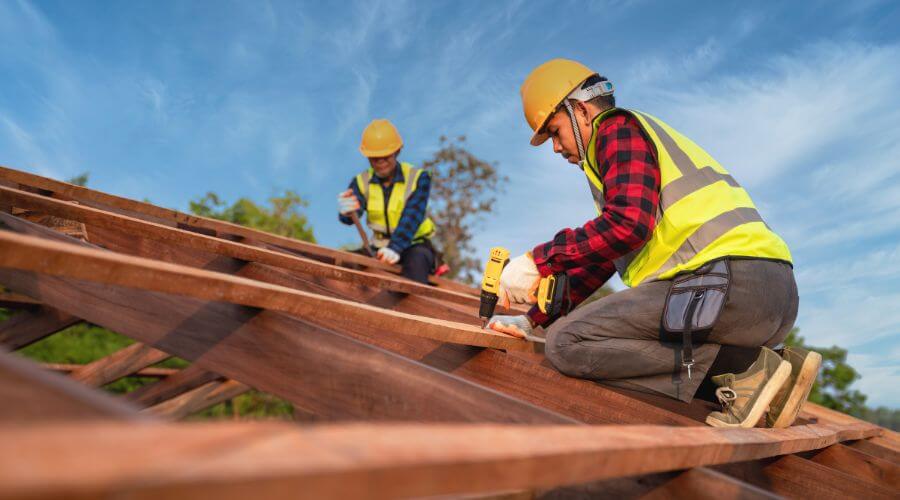 Professional gutter cleaning in Pinecrest, CA